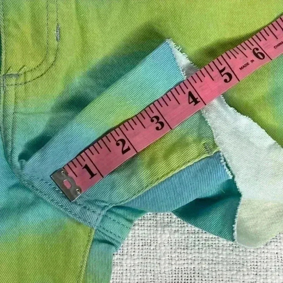 We Wore What Flare Bell Shorts, Stretch Twill Denim in Zvi Tie Tye. Size 28. NWT - Picture 15 of 15